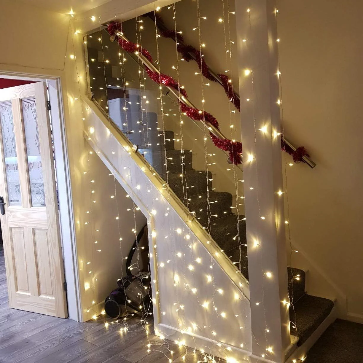LE Curtain Lights Battery Powered, 3m x 3m 300 LED Warm White Fairy Curtain Lights, USB Powered 8 Modes Curtain Fairy Lights for Birthday Decorations, Wedding, Party, Garden, Bedroom, Remote Control - Image 7
